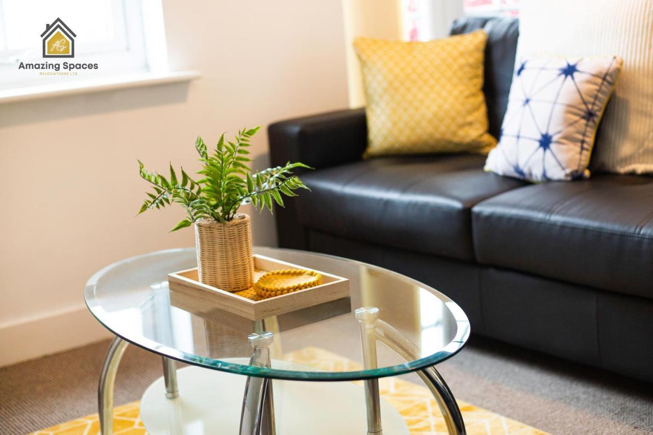 Executive 2 Bed Flat In Stockton Heath By Amazing Spaces Relocations Ltd وارينغتون المظهر الخارجي الصورة