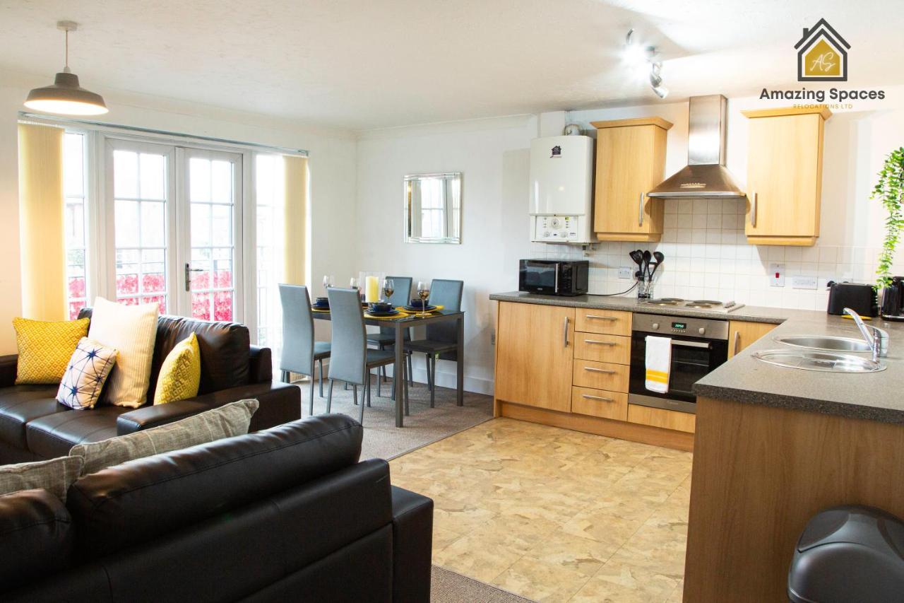 Executive 2 Bed Flat In Stockton Heath By Amazing Spaces Relocations Ltd وارينغتون المظهر الخارجي الصورة