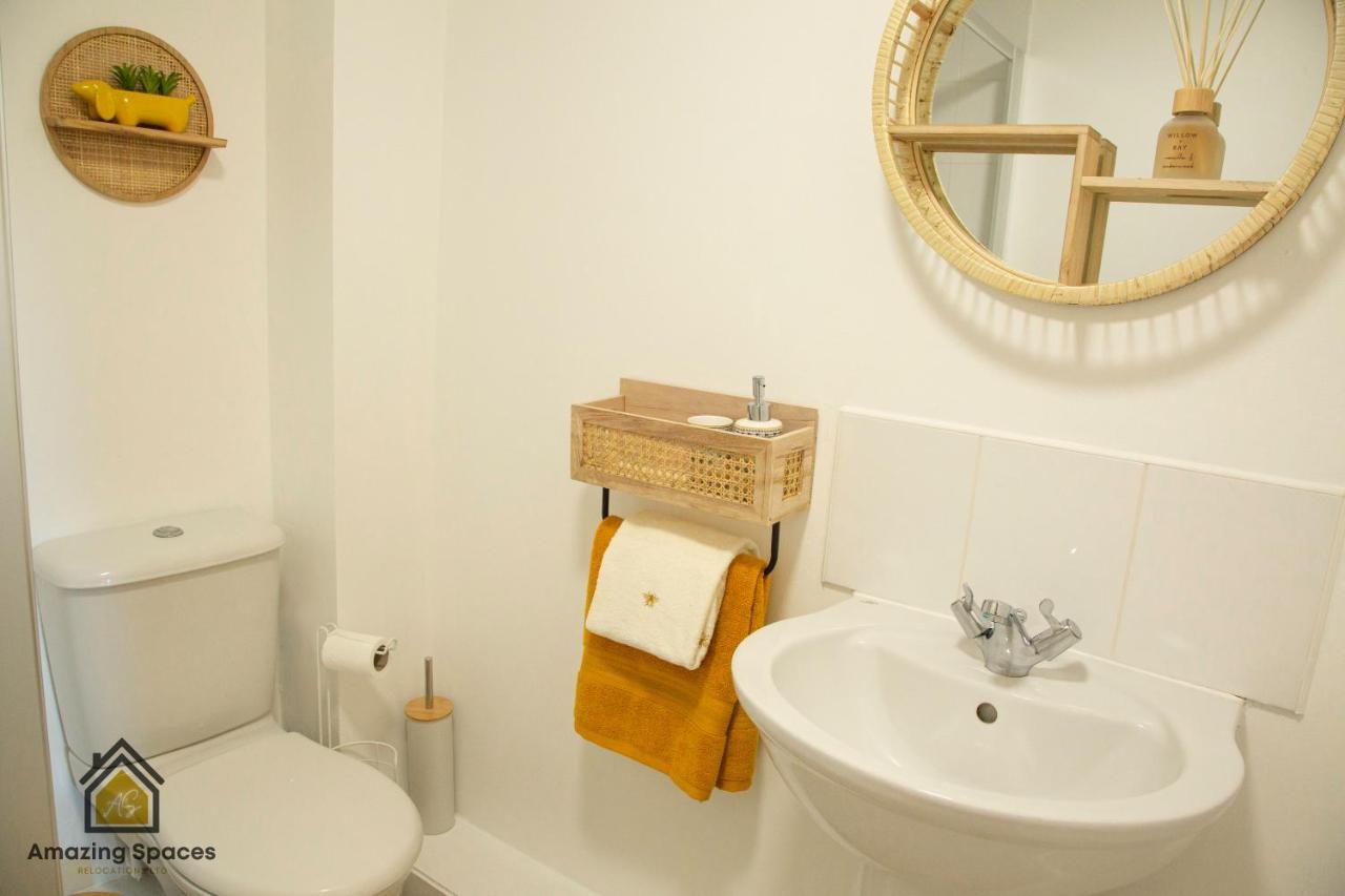 Executive 2 Bed Flat In Stockton Heath By Amazing Spaces Relocations Ltd وارينغتون المظهر الخارجي الصورة